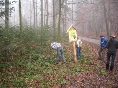 każdy listek i kazdy kamyczek zostal podniesiony  w poszukiwaniu kluczy LORDA:P
