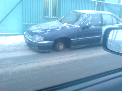 Jedzie sobie jakis facet i nagle... koło go wyprzedziło  :twisted: