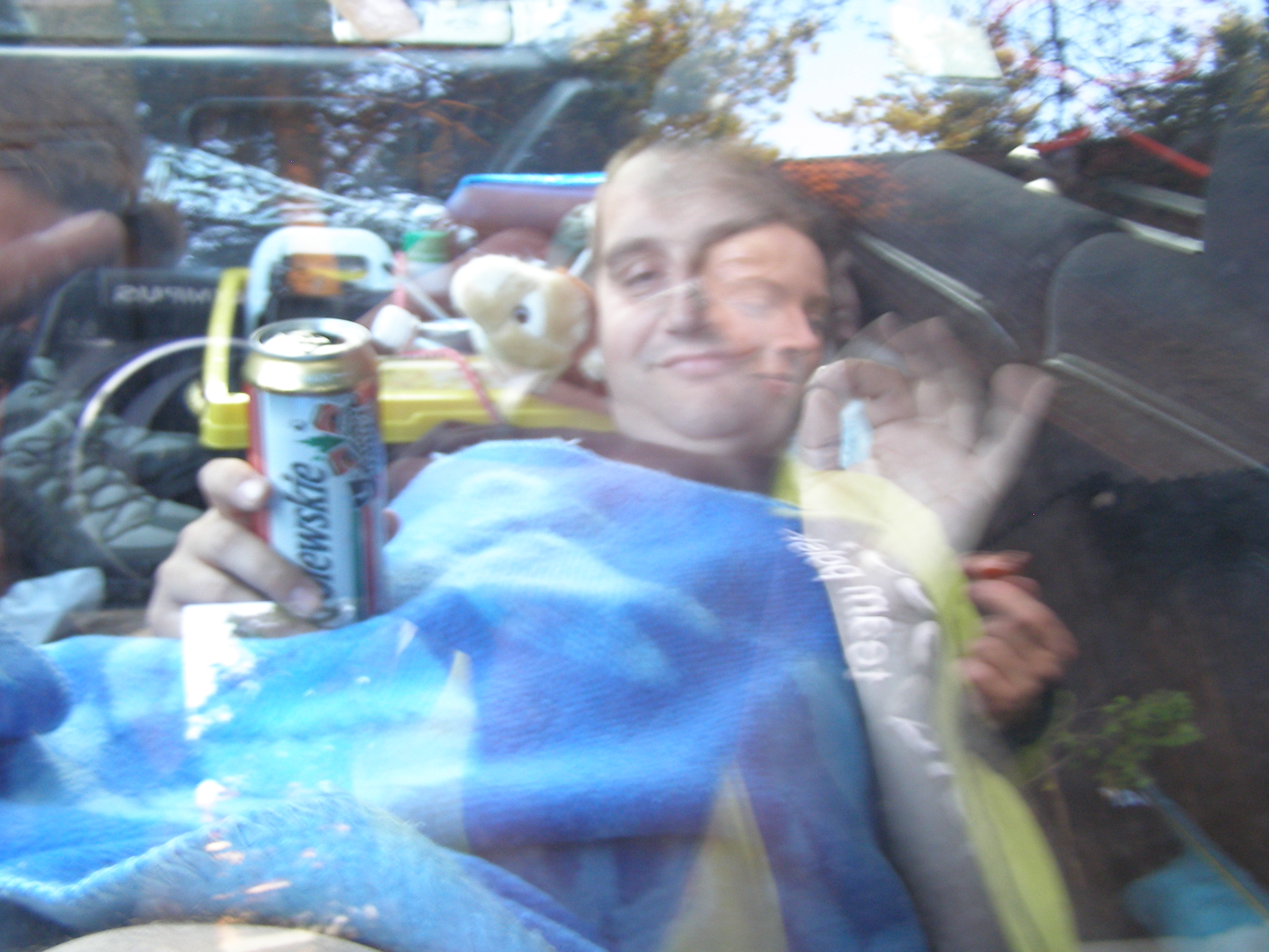 Dziecko w bagażniku :)