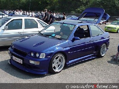 Ford_Escort_1995_01.jpg