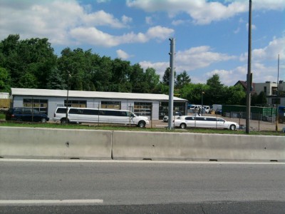 To parking niedaleko mojej pracy - obok, poza kadrem stoi jeszcze jeden &amp;quot;krótki&amp;quot; samochód ;)