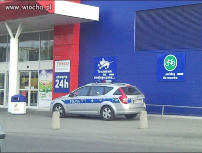 Grzecznie czekają ;-)