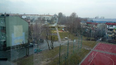 Myślę że tam powinno stanąć to boisko nie pośrodku 3 bloków z kawalerkami i sklepem.. A tam łąki że hoho