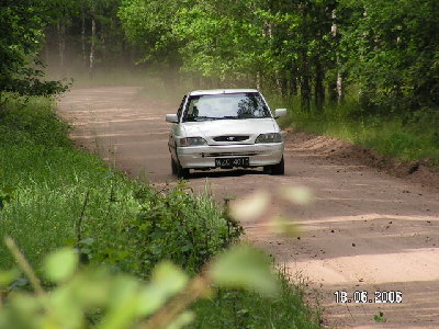 MARKKO PEDZI SWOIM BOLIDEM 1.8D :)