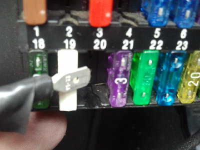 tu był wpiętyten czarny kabelczak