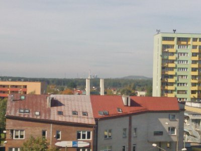 PhotoChooser-58c03594-d998-42a0-917d-c19f5277186d.jpg (181.91 KiB) Przejrzano 388 razy w tle obok bloku widac halde