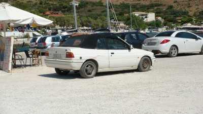 Na zdjęciu dopiero zobaczyłem że ma front rs i chyba garby