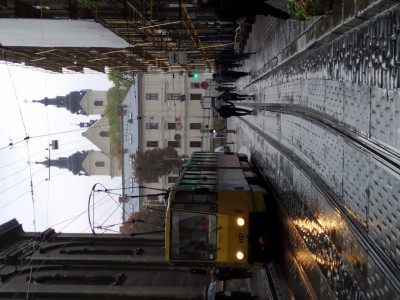 Jak widać, na Ukrainie wojna ;) jedna z uliczek Lwowa.