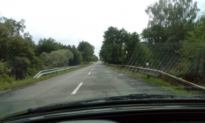 Typowe drogi przez Słowacką prowincję. Wrażenie jakby czas zatrzymał się w miejscu.