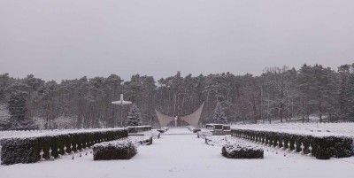 Cmentarz żołnierzy LWP w Siekierkach poległych podczas forsowania Odry w 1945