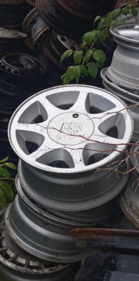 ...i nawet alufelgi z RS pakietu się znalazły