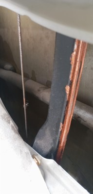 Konserwacja wszystkich elementów ruchomych skrywających się w drzwiach