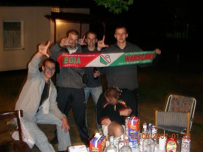 ...po chwili dopadła go jakaś sekta...