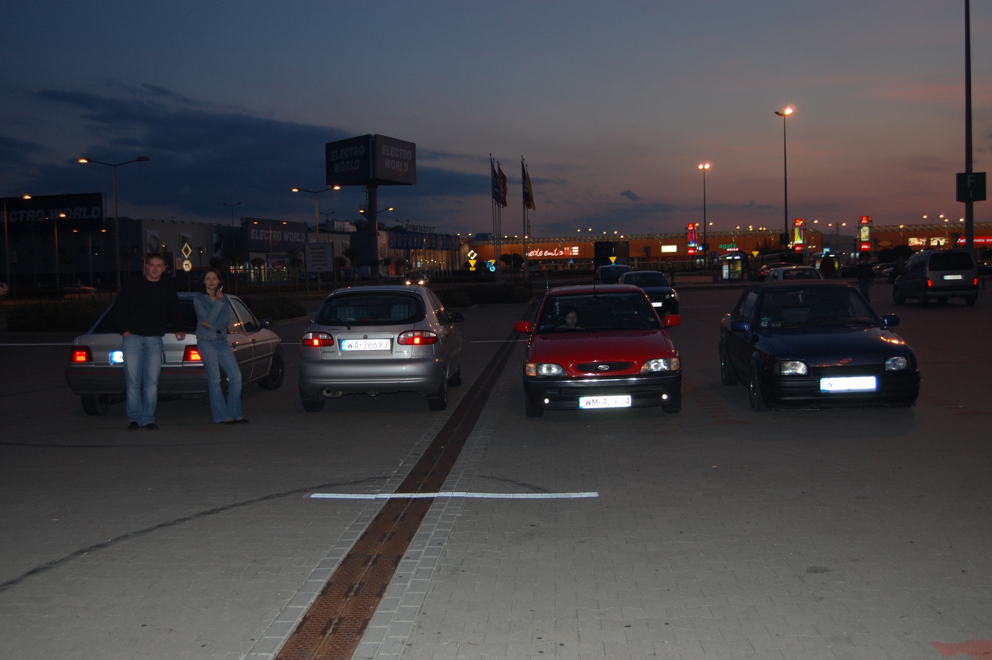 na specjalne życzenie Lanos, (tylko jakaś para stoi obok :shock:)