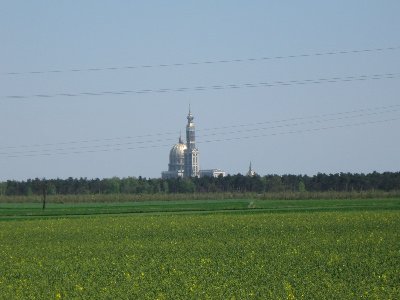 Licheń w powiększeniu . Odległość drogą ok 8 km