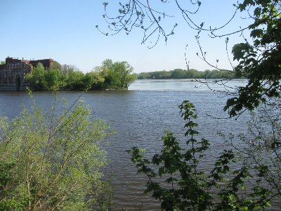 połączenie Wisły z Bugo-Narwią i Wkrą
<br />Na końcu cypla stary Spichlerz