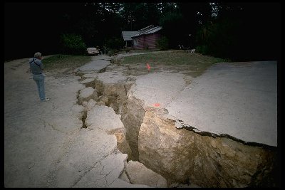 ziemia-pęka.jpeg (47.78 KiB) Przejrzano 392 razy ziemia-pęka.jpeg